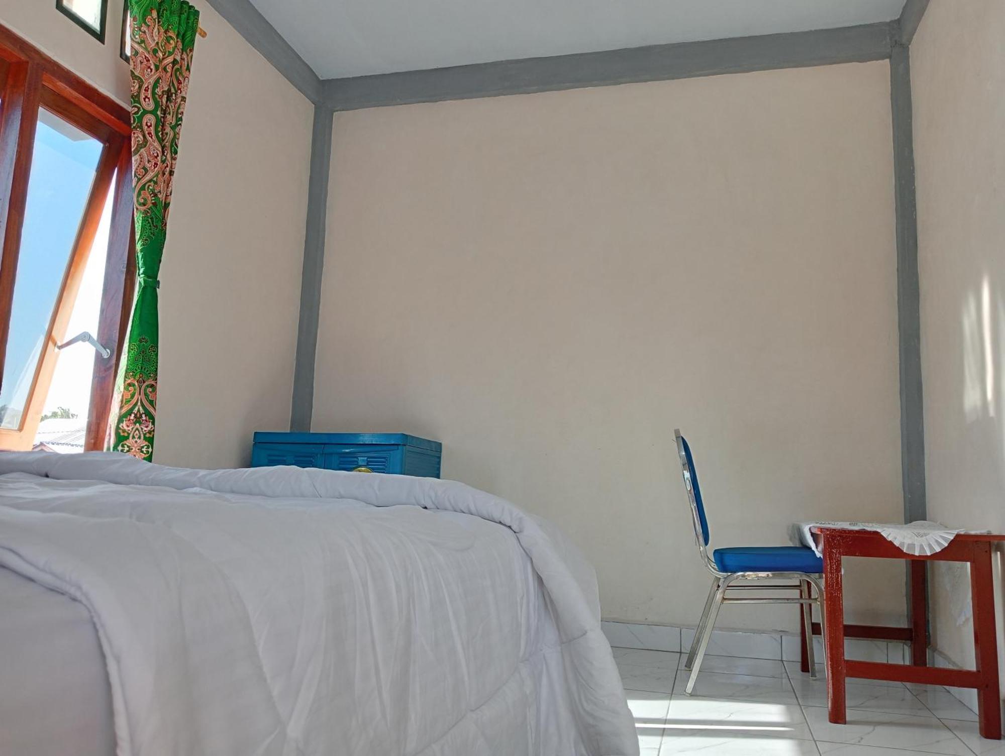Yusilver Guest House Labuan Bajo Exteriör bild
