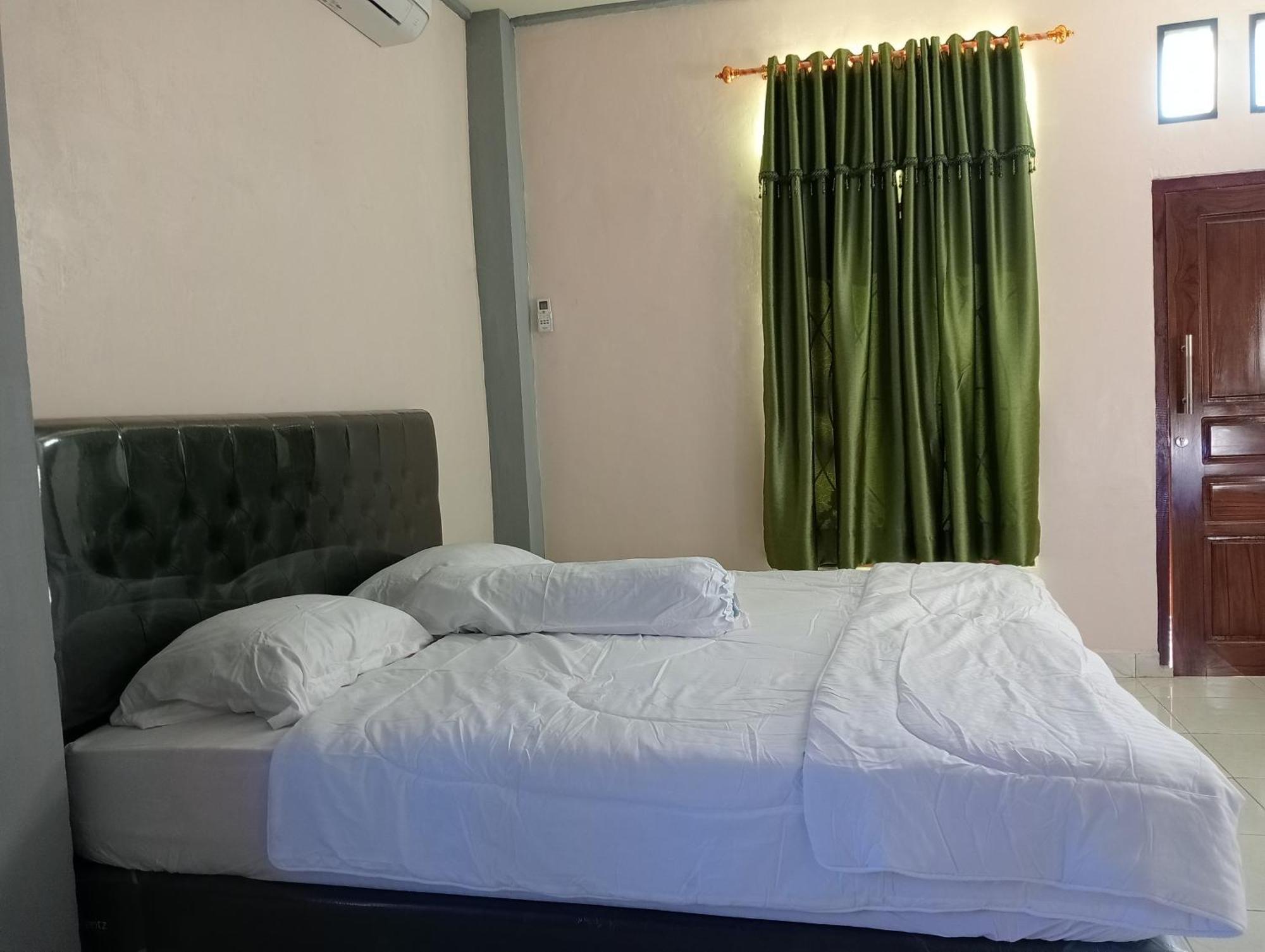 Yusilver Guest House Labuan Bajo Exteriör bild