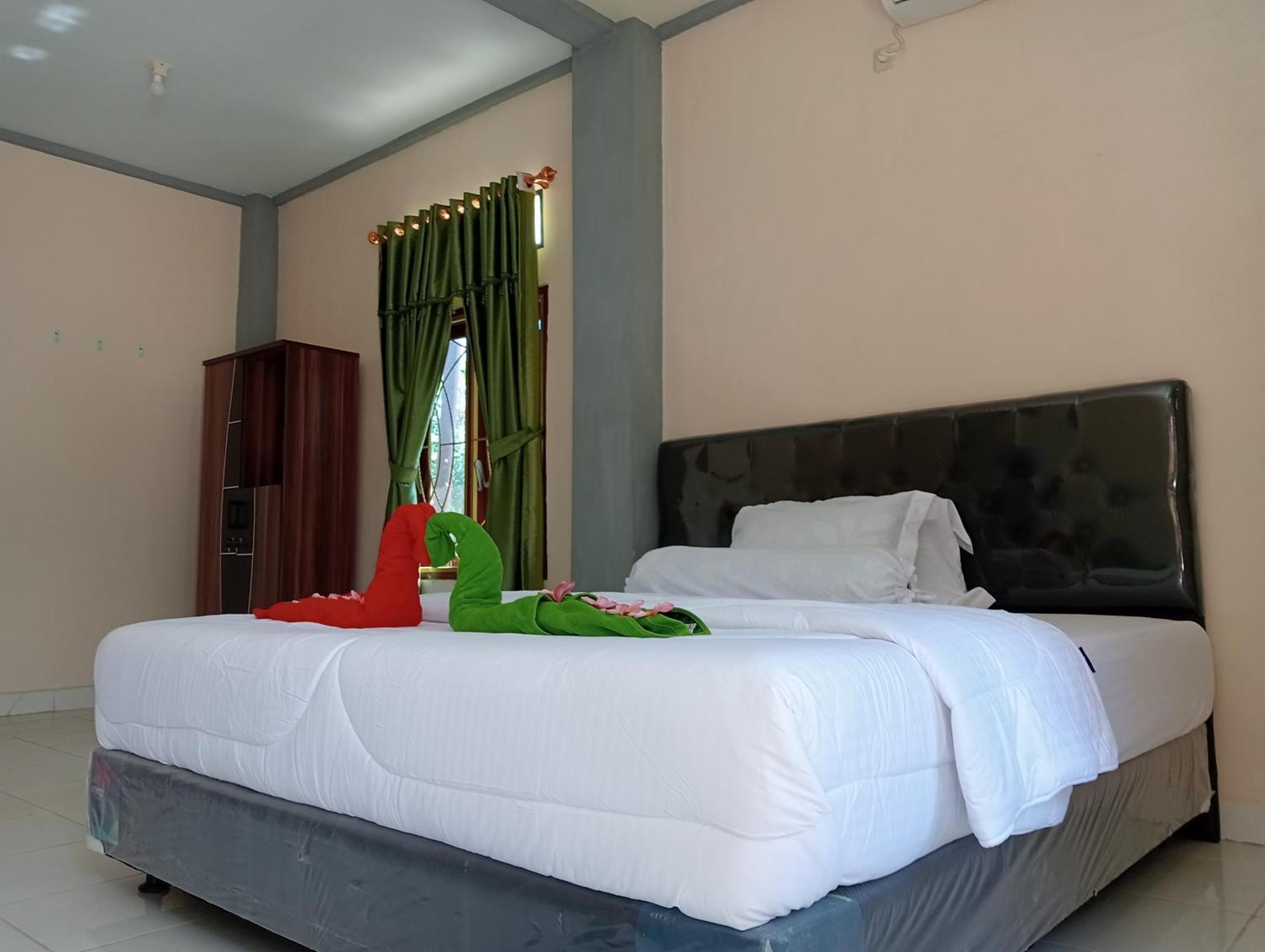 Yusilver Guest House Labuan Bajo Exteriör bild